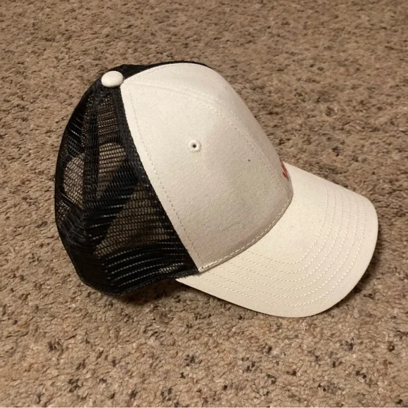 The North Face cream and black snapback mesh trucker hat unisex baseb cap - Picture 3 of 6